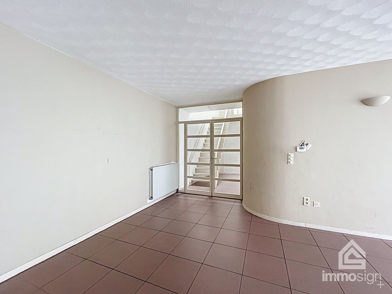 Bedrijfshal, kantoren en twee woonunits. Werken en wonen combineren op één strategische locatie! foto 16