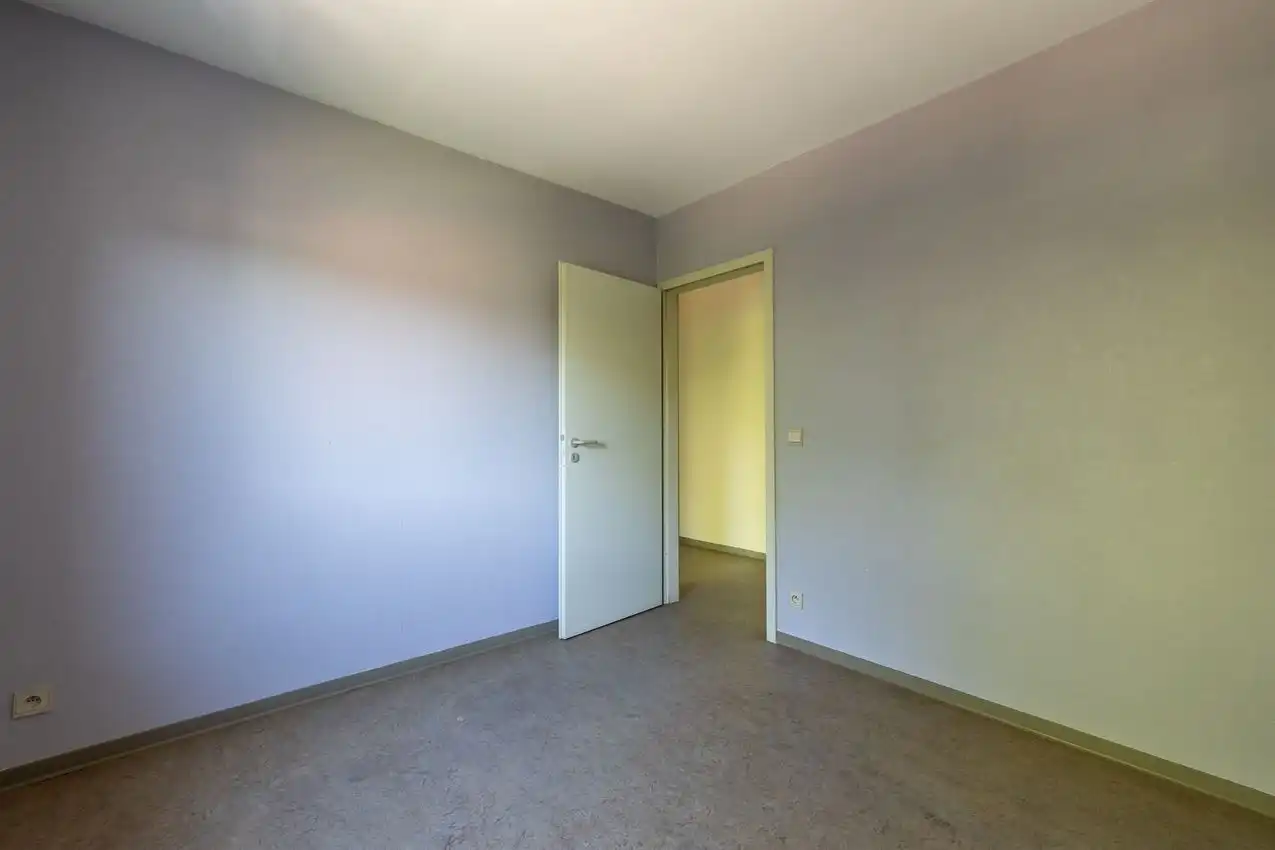 Appartement met twee slaapkamer en terras nabij centrum foto 18