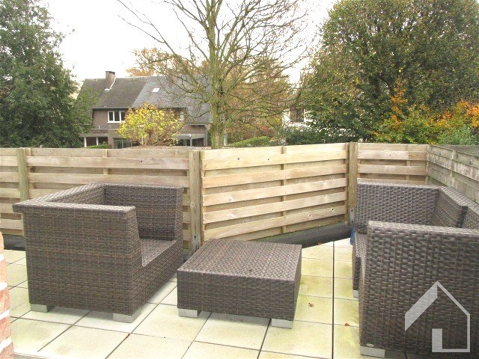 GOED GELEGEN APPARTEMENT MET 2 SLAAPKAMERS  foto {{pictureIndex}}