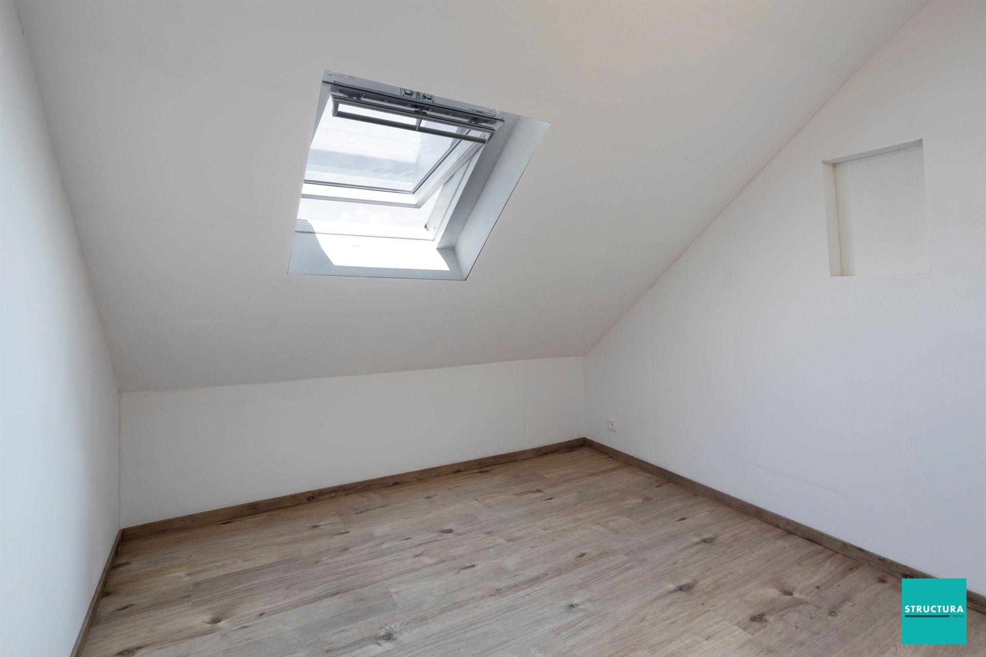 Instapklare woning met karakter in hartje Merchtem foto 28
