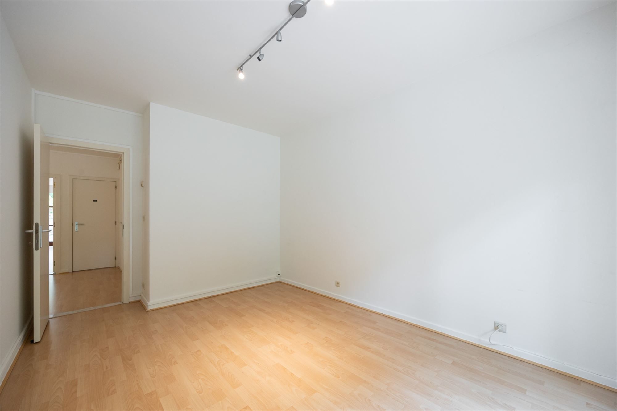 Instapklaar kantoor in het centrum van Schoten foto 23