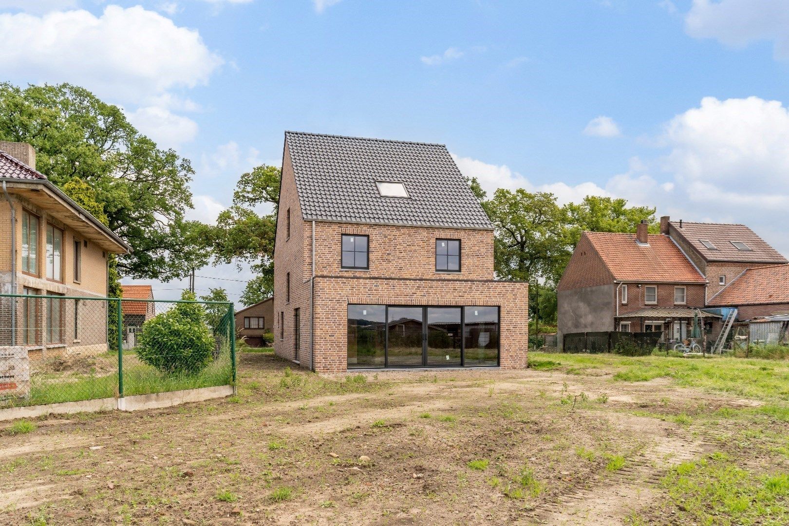 Creëer Uw EIGEN Woonavontuur: 'Casco' pastorijwoning in halfopen bebouwing op een perceel van 10a77ca! foto 10