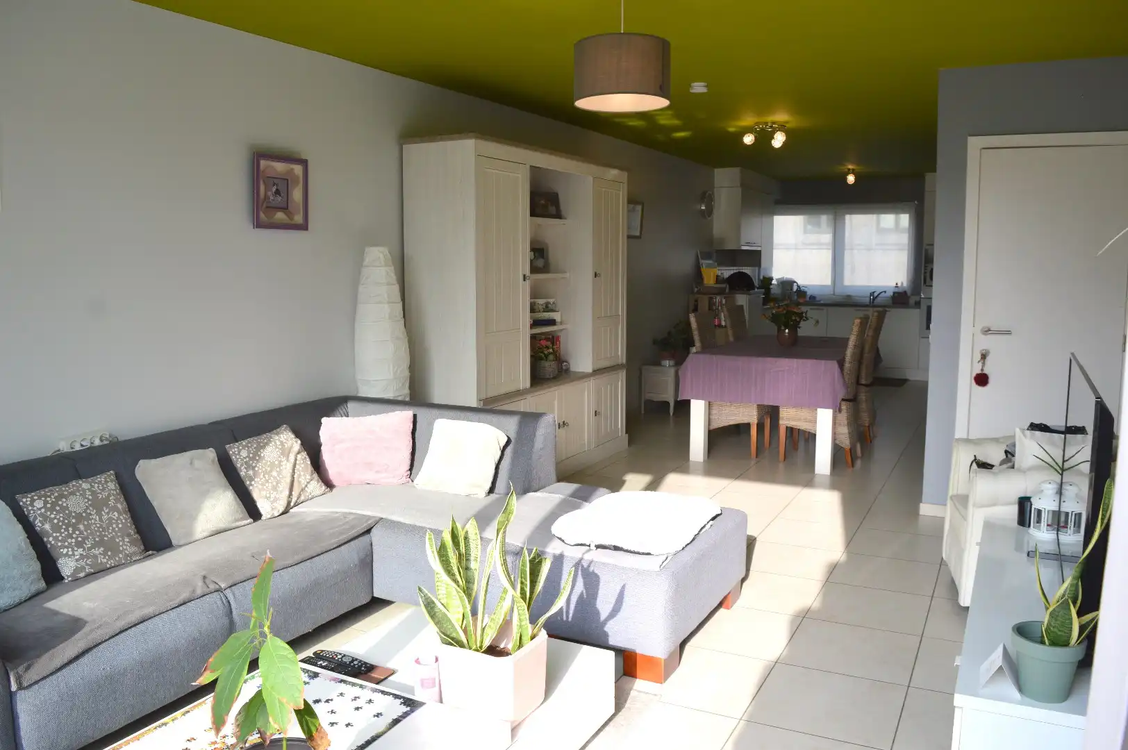 Verzorgd recent 2 slaapkamer appartement foto 2