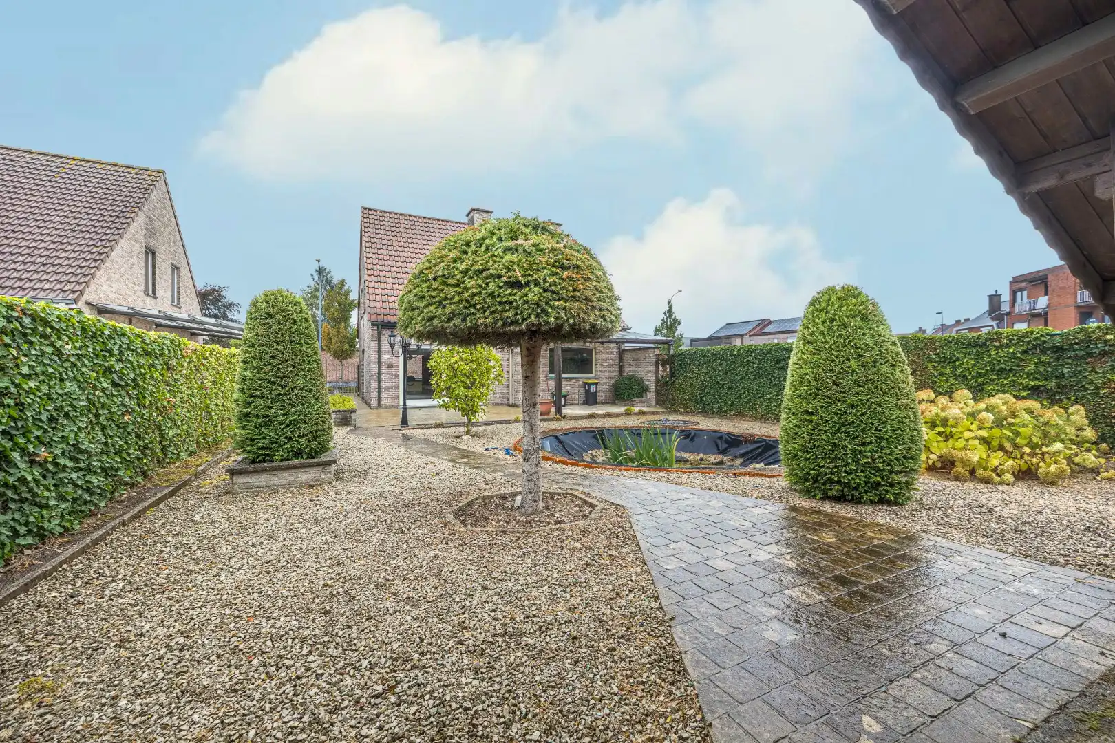 Mooie eigendom op 446 m² met goede locatie - 3 slaapkamers, garage, tuin foto 26