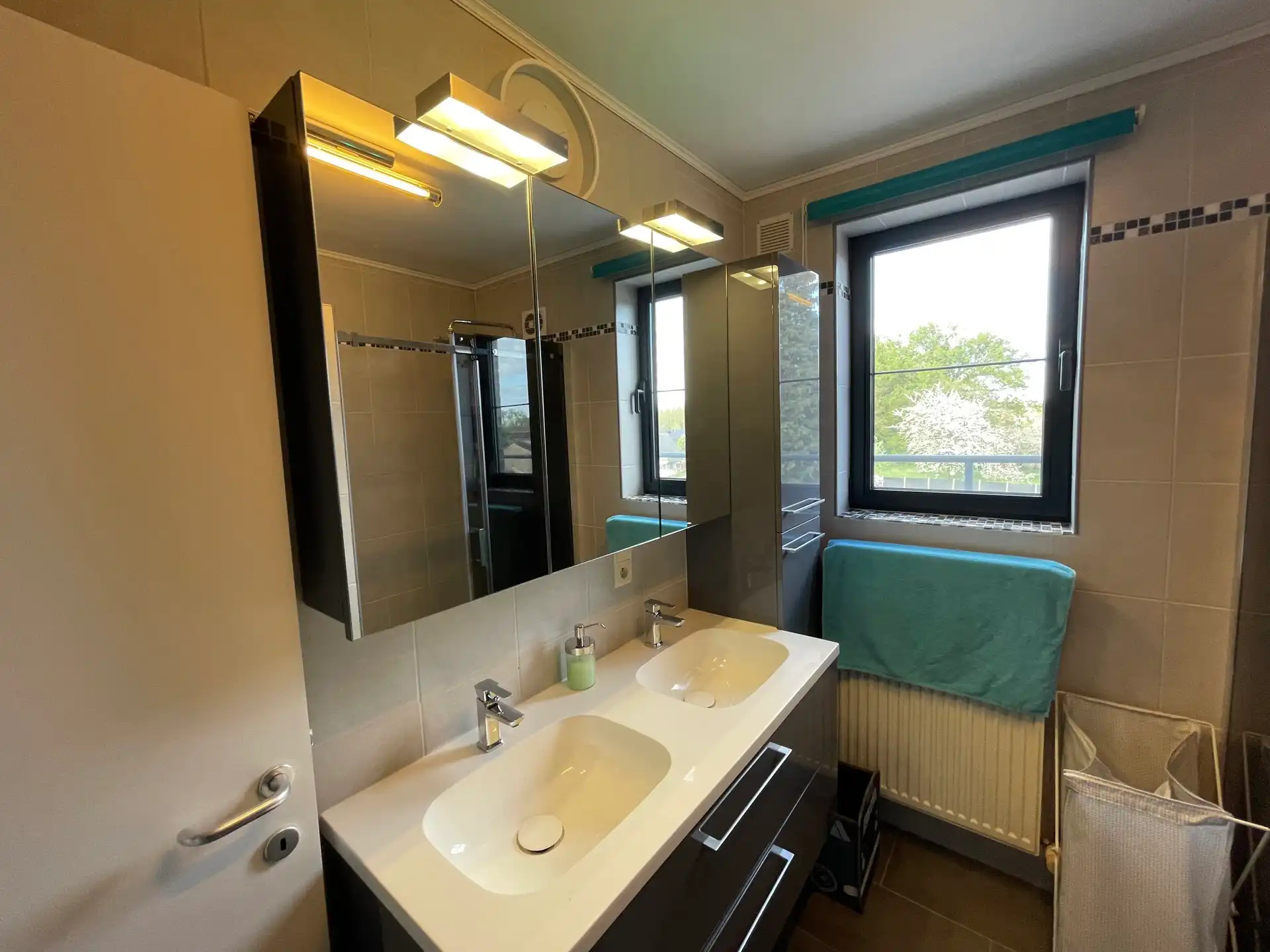 BURST - Gezellig dakappartement met binnenstaanplaats. foto 8