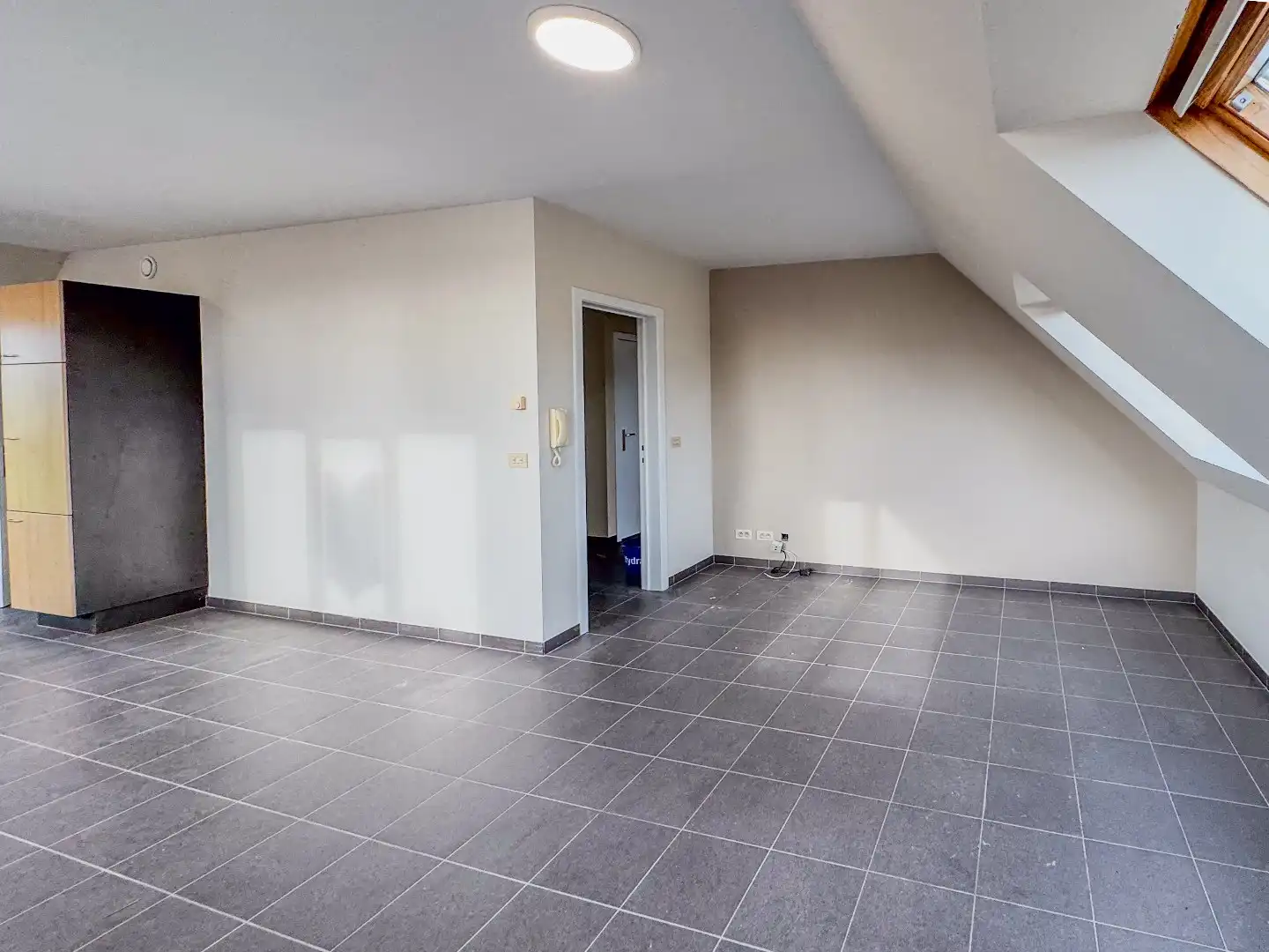 Ruim appartement met 2 slaapkamers en ruime garage. foto 10