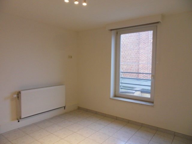 Appartement op 2de verd. met 1 slaapkamer, nabij centrum, scholen, winkels. EPC 218 kWh/m²jaar foto 13