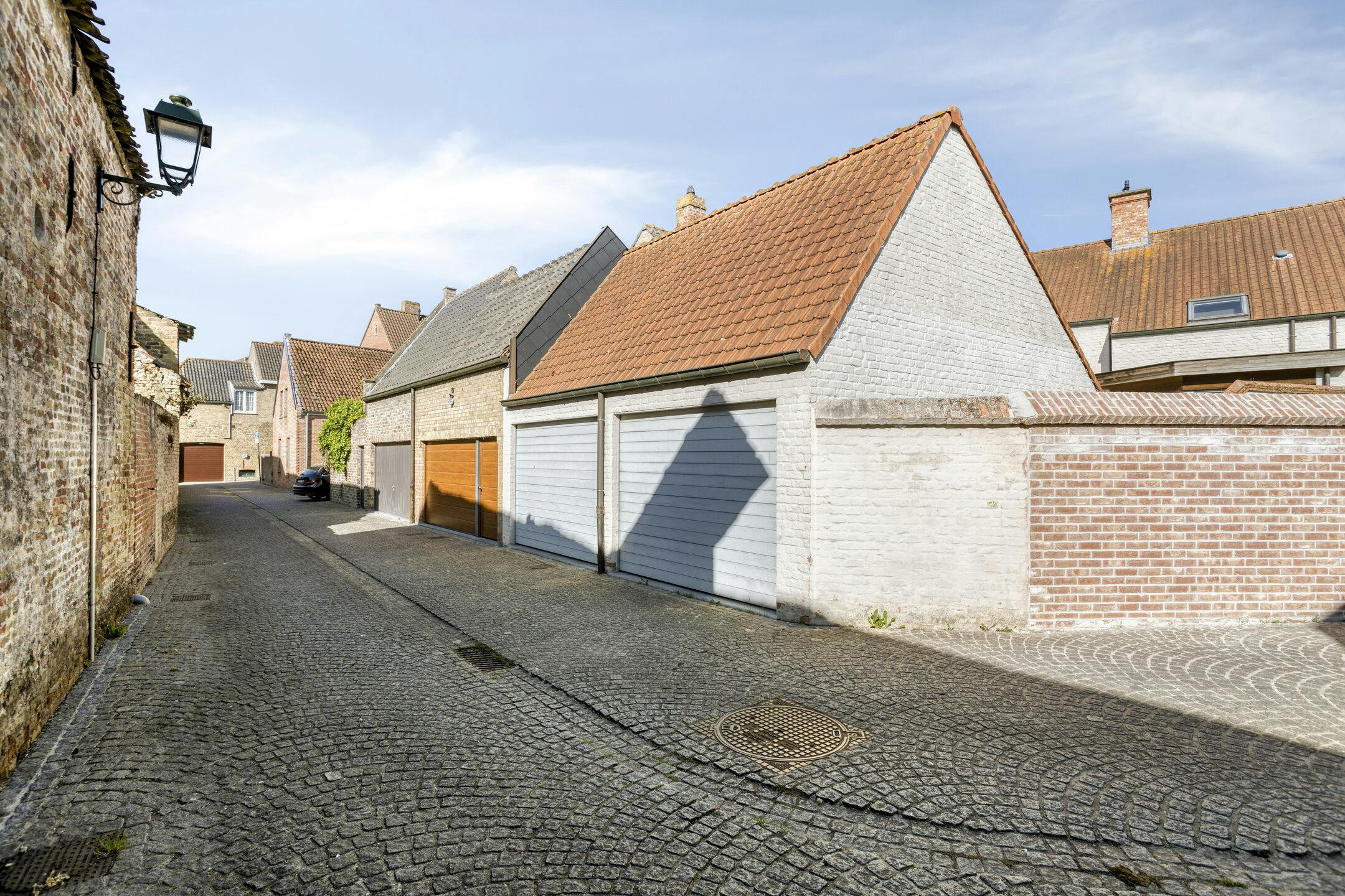 Hedendaags huis met 3 slaapkamers & garage in hartje Damme foto 3