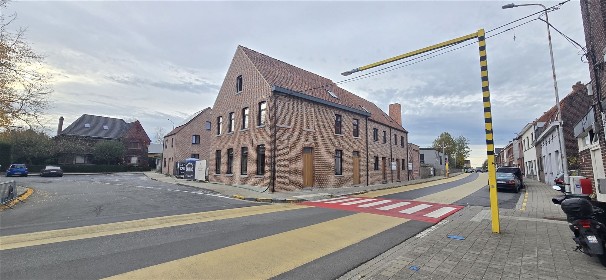 Huis foto {{pictureIndex}}