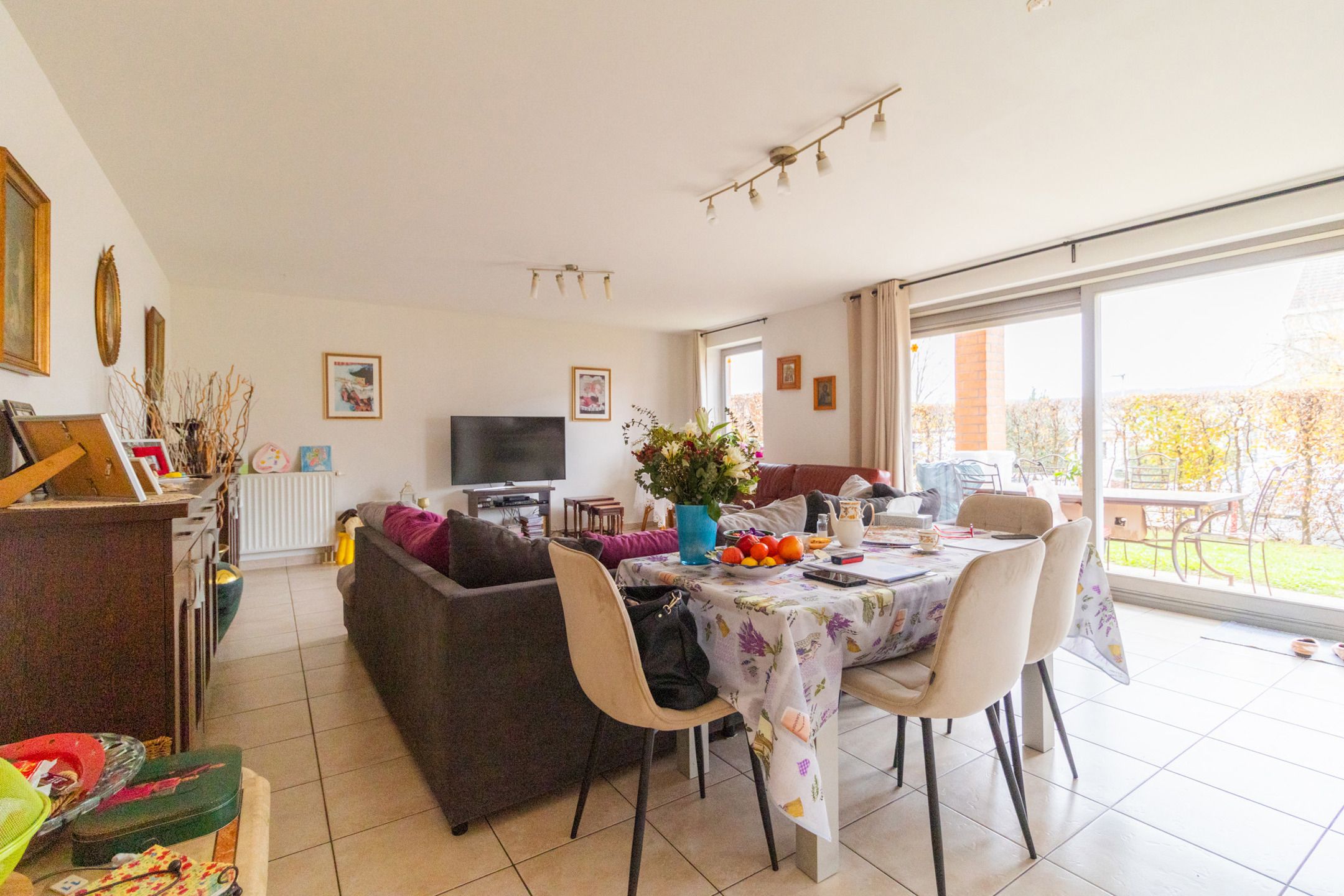 Gelijkvloers appartement met kelder en garagebox foto 4