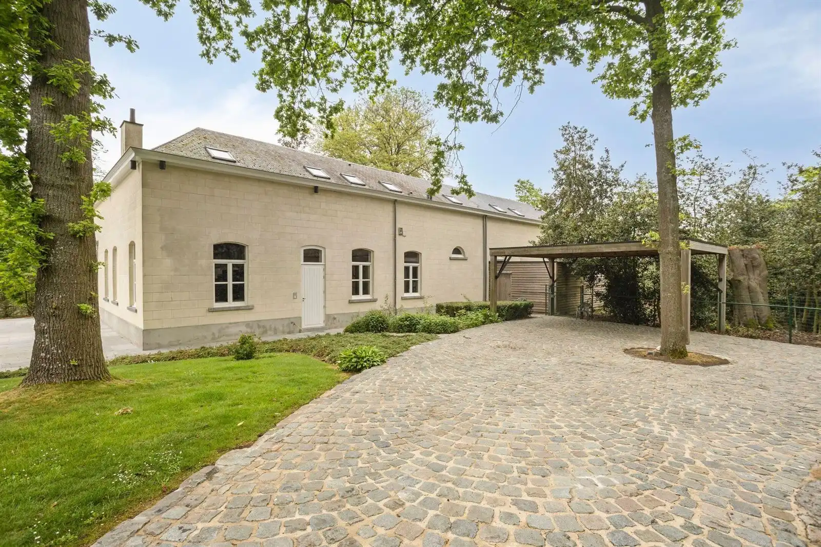 Prachtig gelegen landhuis 4 slaapkamers en tuin foto 2