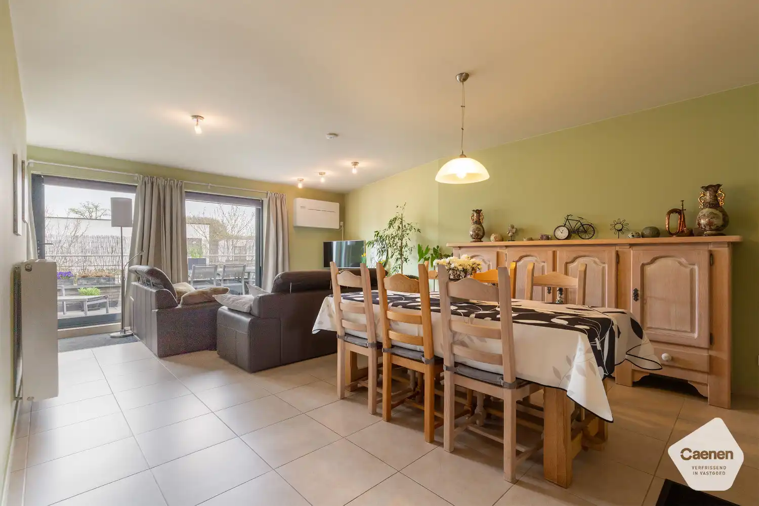 Modern duplexappartement in Sint-Joris met 3 slaapkamers , staanplaats en zonnig terras! foto 4