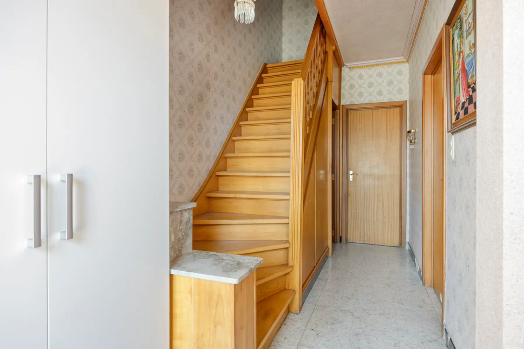 IN OPTIE - Solide te renoveren burgerwoning mét doorgang in Opstal foto 5