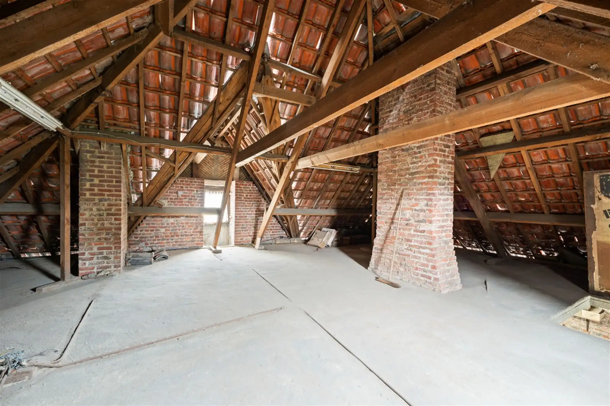 Te renoveren RUIME KARAKTERVOLLE OPEN BEBOUWING met 3 slpks, garage, polyvalente ruimte & tuin op een perceel van ca. 765m² foto 22