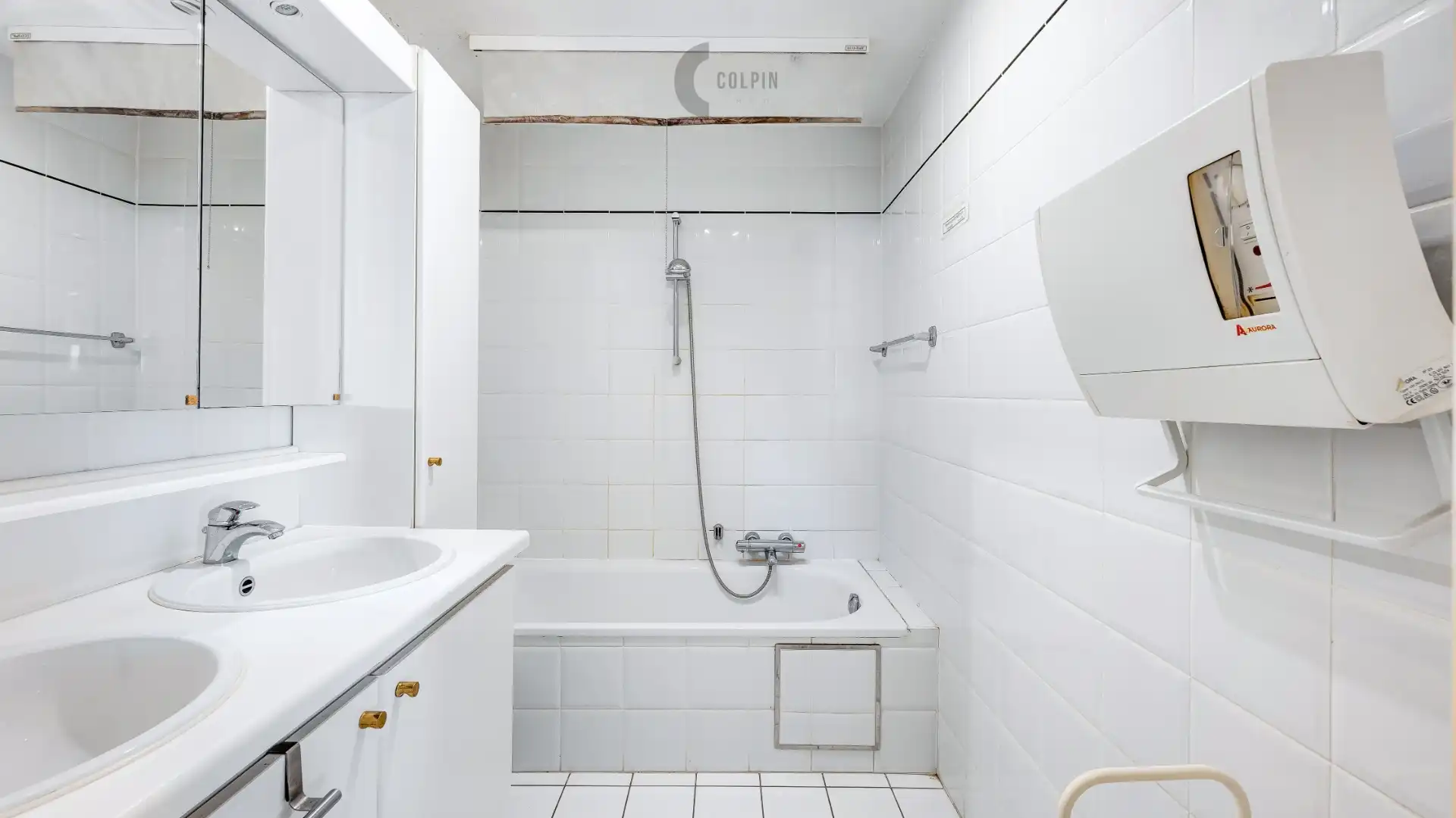 Lichtrijk hoekappartement vlakbij de Zeedijk in Heist foto 11