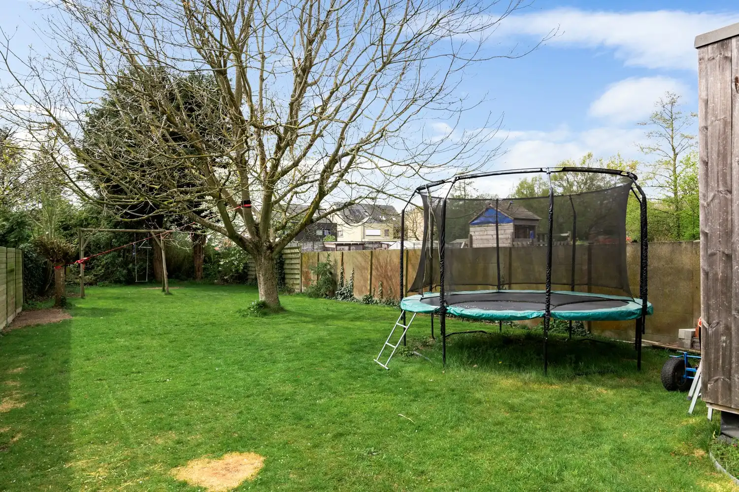 Instapklare woning met magazijn, 4 slaapkamers en 2 badkamers te Ranst! foto 32