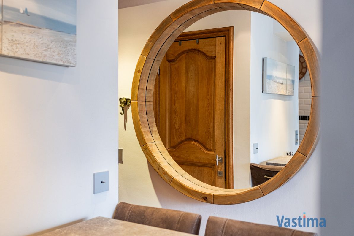 Instapklare bemeubelde studio nabij het strand foto 12