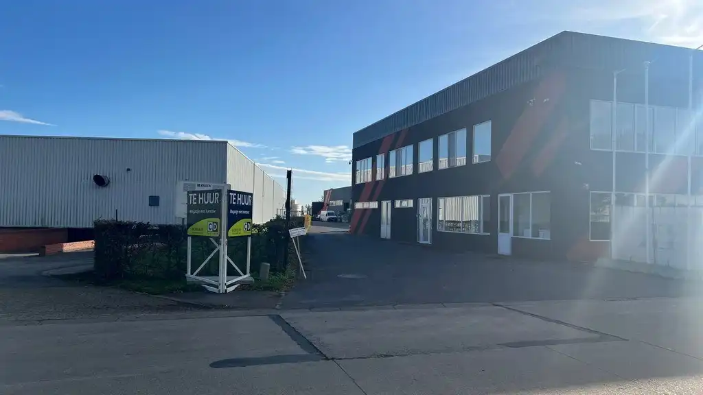 Magazijn met rolbrug en kantoren nabij N47 in Zele foto 23