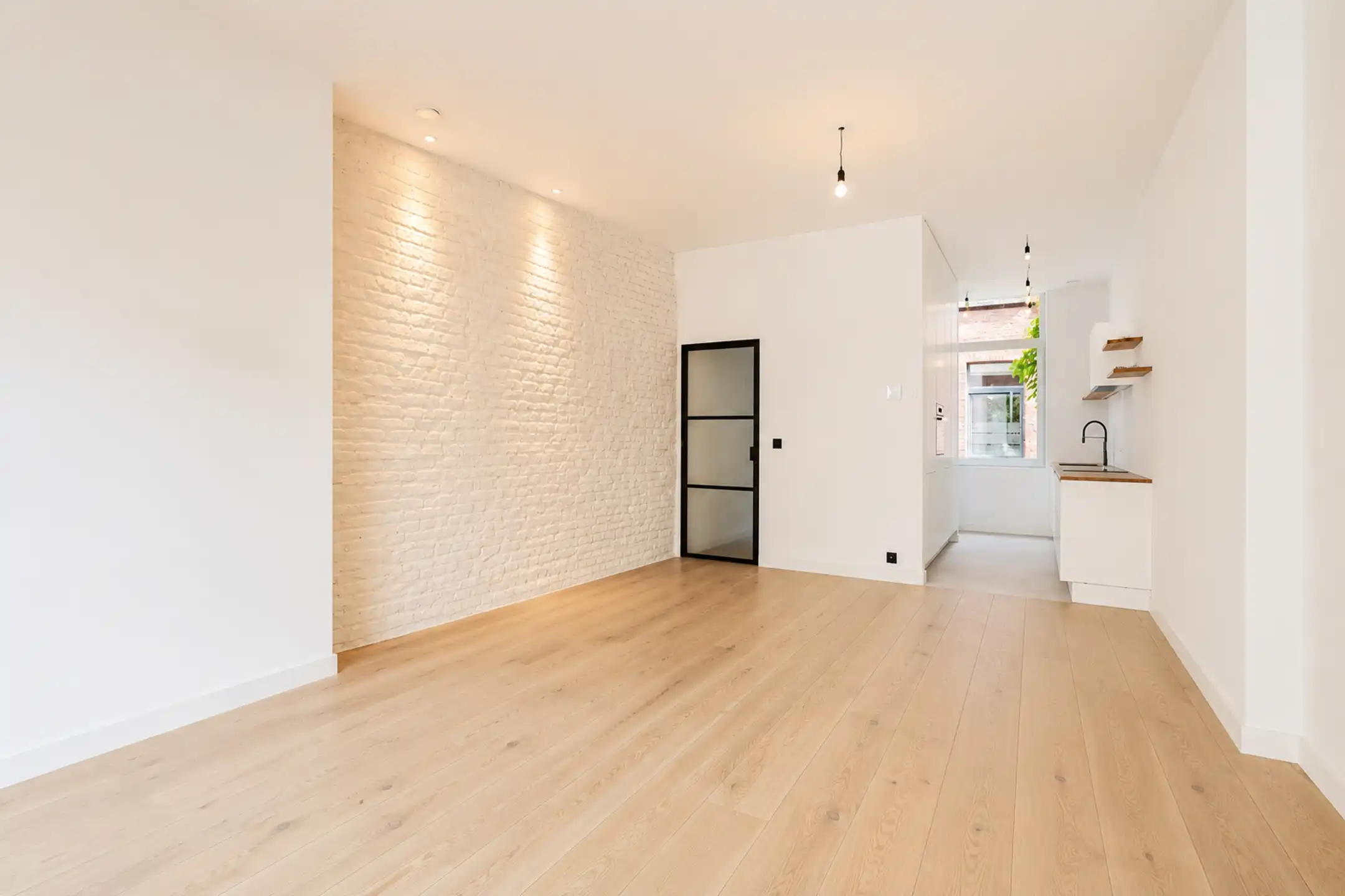 Gerenoveerde woning met 3 slaapkamers en 2 badkamers te Gent foto 7