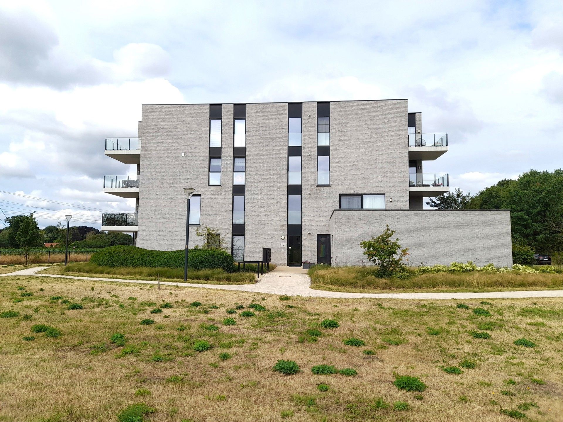 Mooi 2-slpk-appartement met terras foto 3