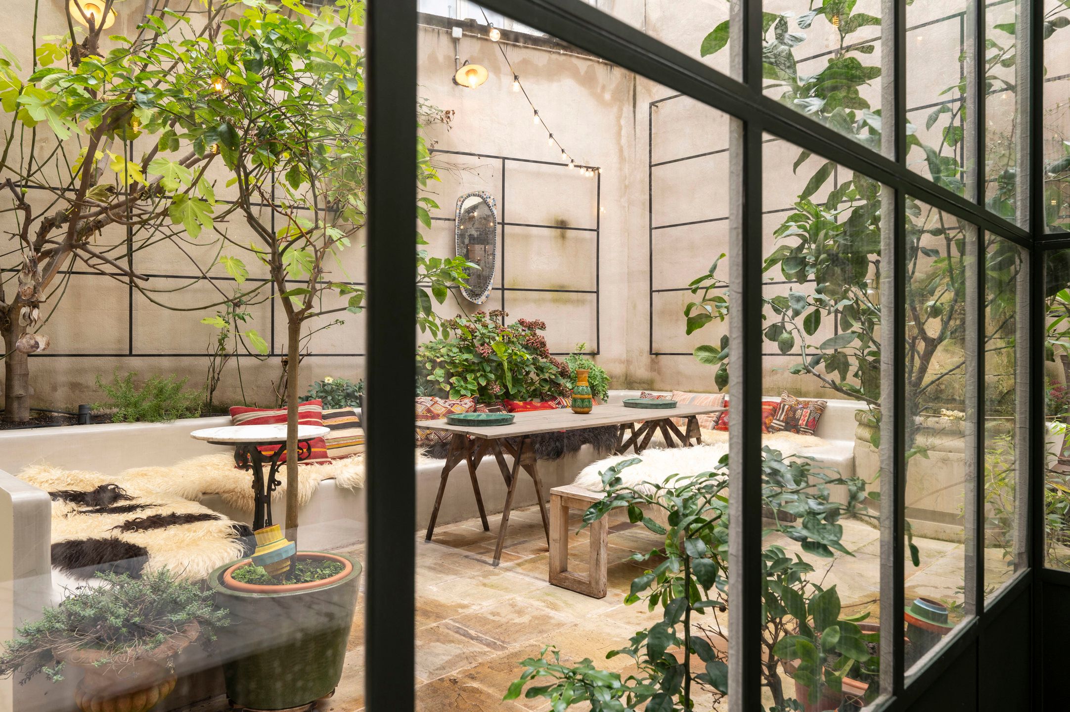 ANTWERPEN-CENTRUM - Meesterwoning met patio en parking foto 9