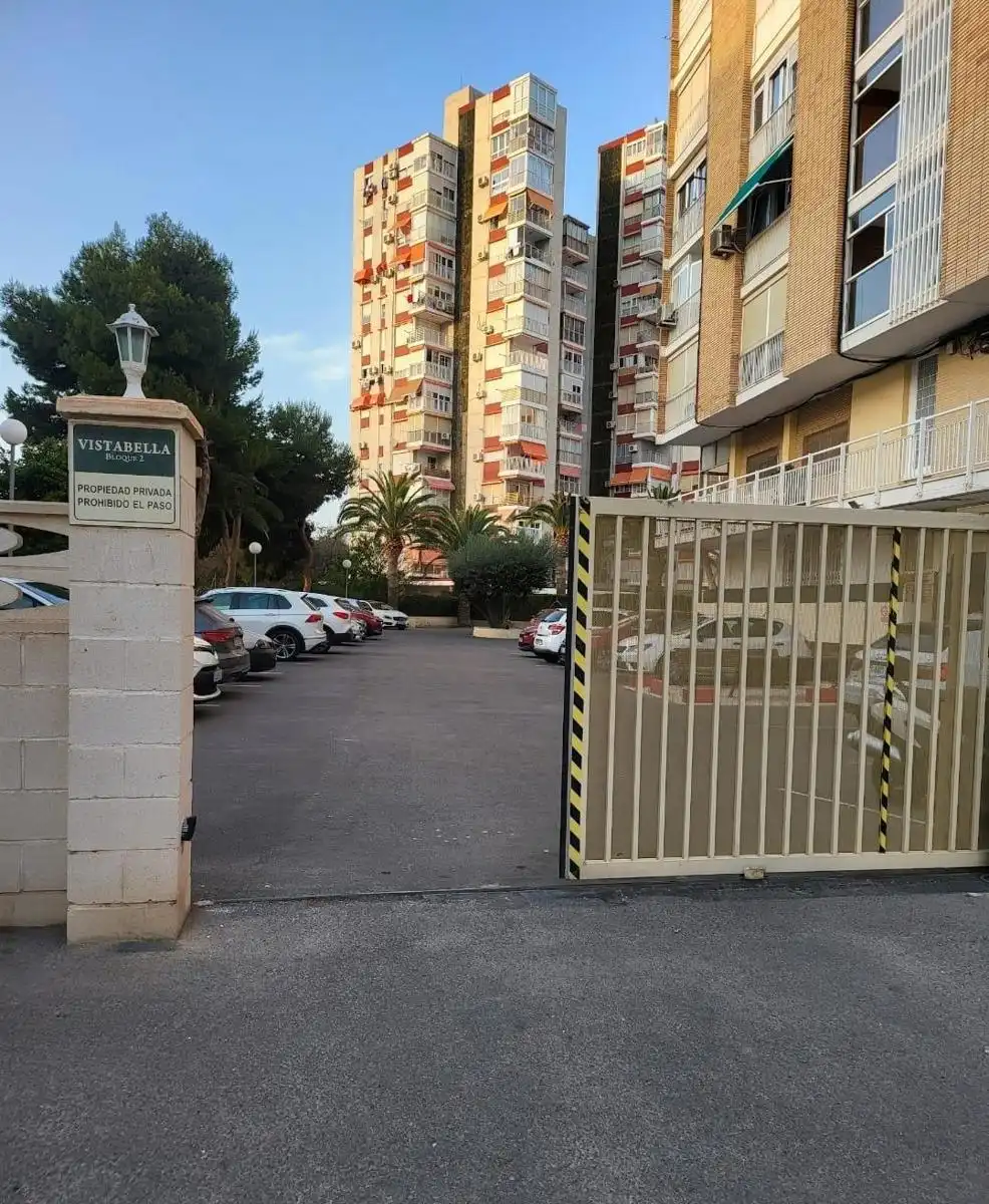 Alicante, Spanje. Gerenoveerd 1 slpk appart op toplocatie foto 11