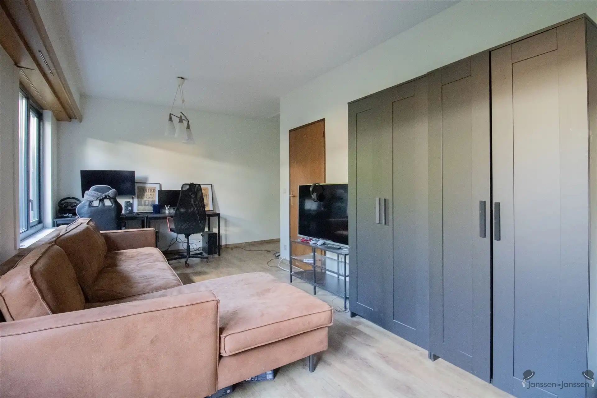 Gerenoveerde gelijkvloerswoning met 2 tot 3 slaapkamers op 760 m² foto 9