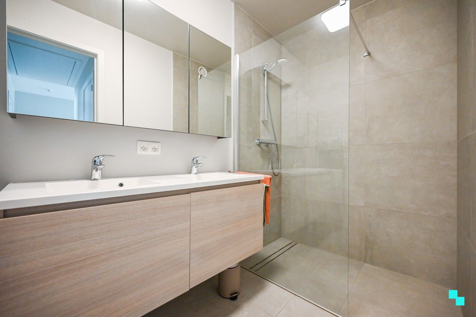 Energiezuinig tweeslaapkamer appartement te hartje Sint-Eloois-Winkel foto 25