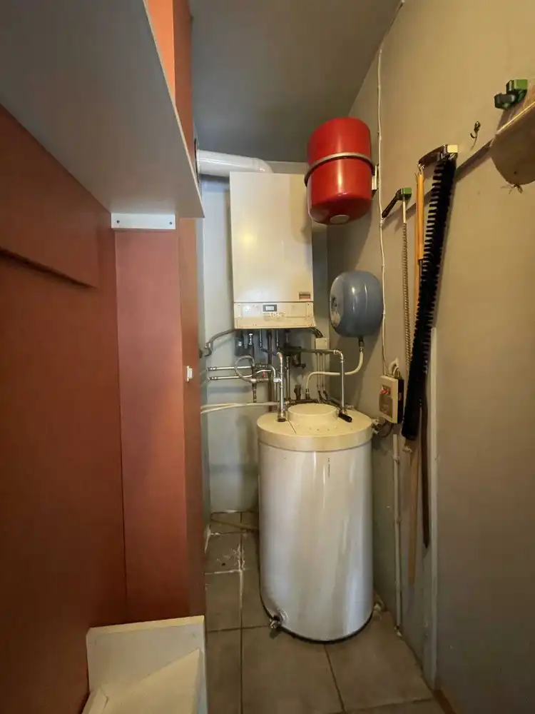 Charmante woning met grote tuin foto 27