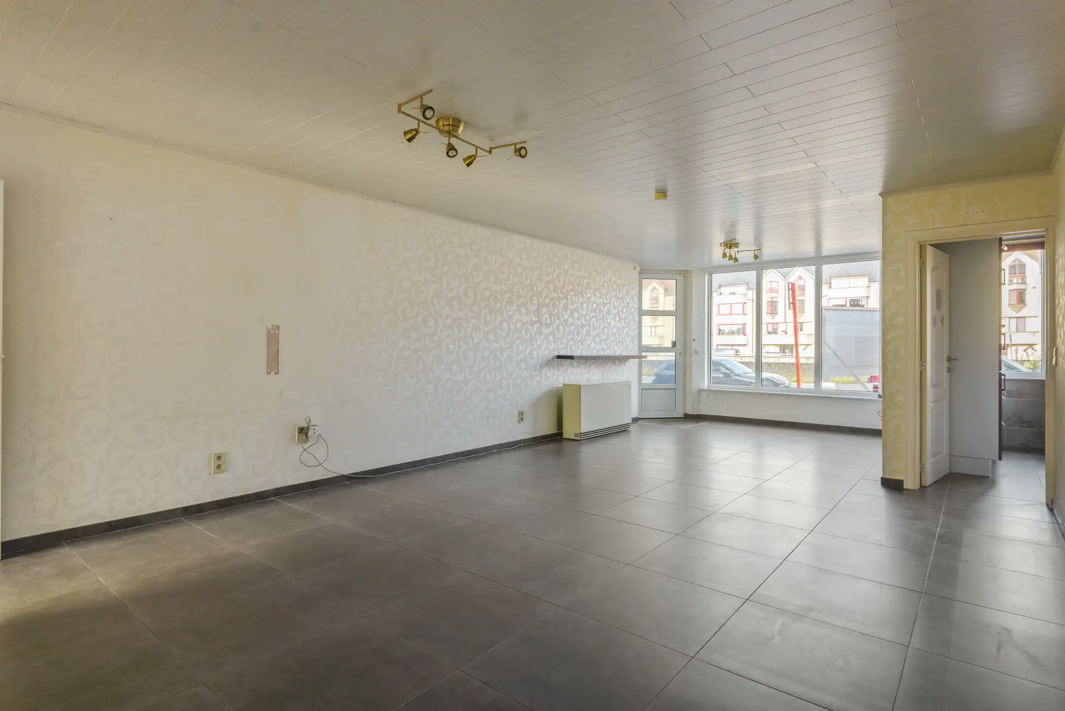 Ruim en verzorgd gelijkvloers appartement met 3 slaapkamers foto 2
