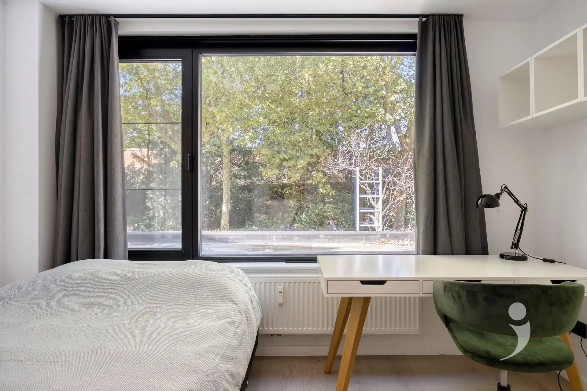 Gerenoveerde studentekamer met uniek zicht op het stadspark foto 3