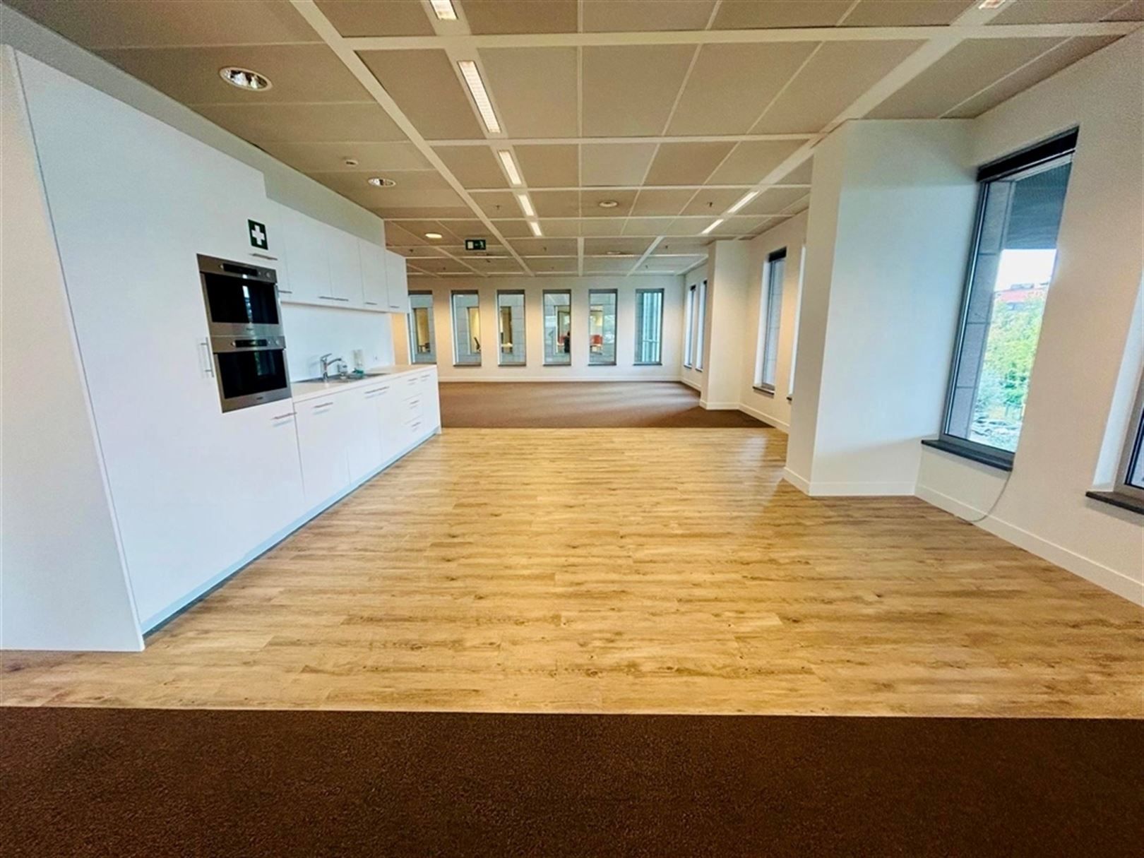 Kantoren aan het op- en afrittencomplex Gent-Zuid vanaf 437m² tot 2500 m² foto 14