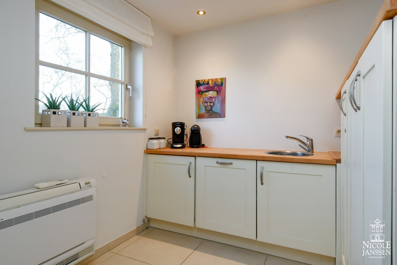 Verrassend ruime woning met bijgebouw en mooie tuin met zwembad foto 26