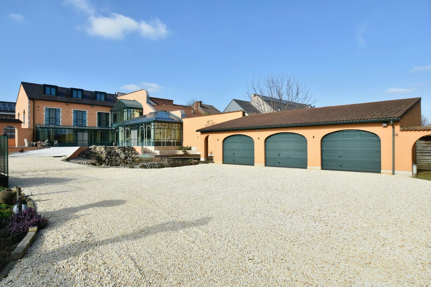 Exclusieve standingvolle villa met impressionante tuinkamer en riante terrassen op een parkdomein te Riemst foto 3