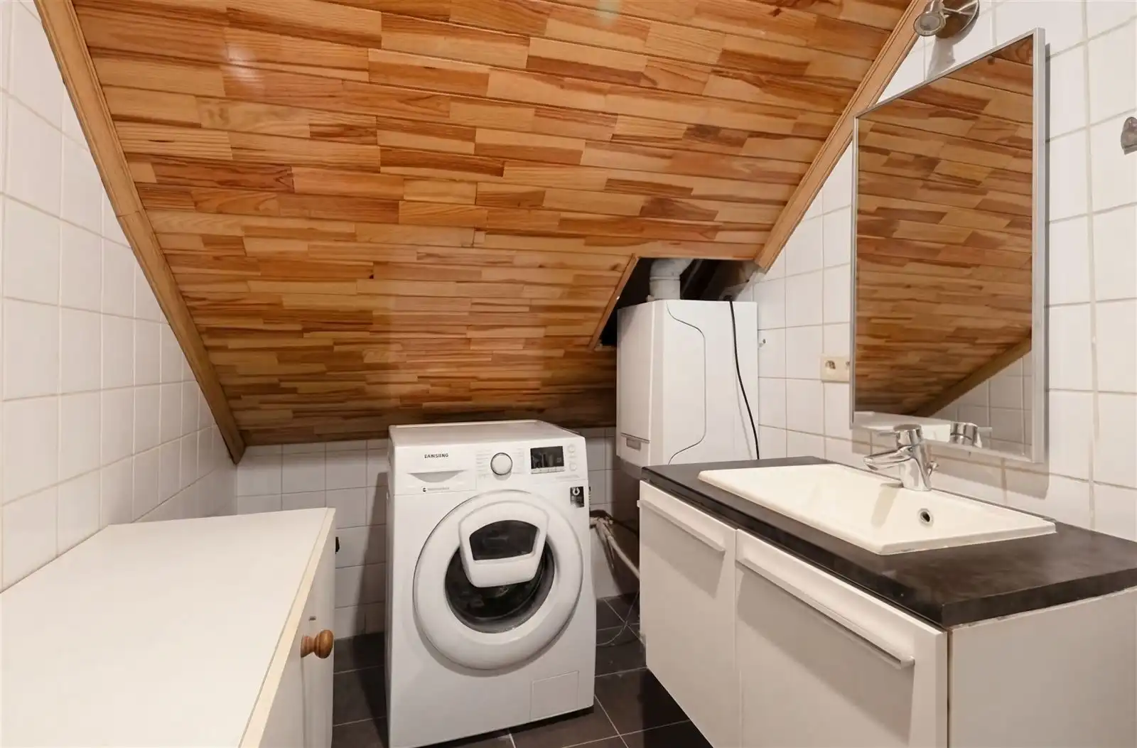 Opbrengsteigendom - met 3 appartementen foto 25