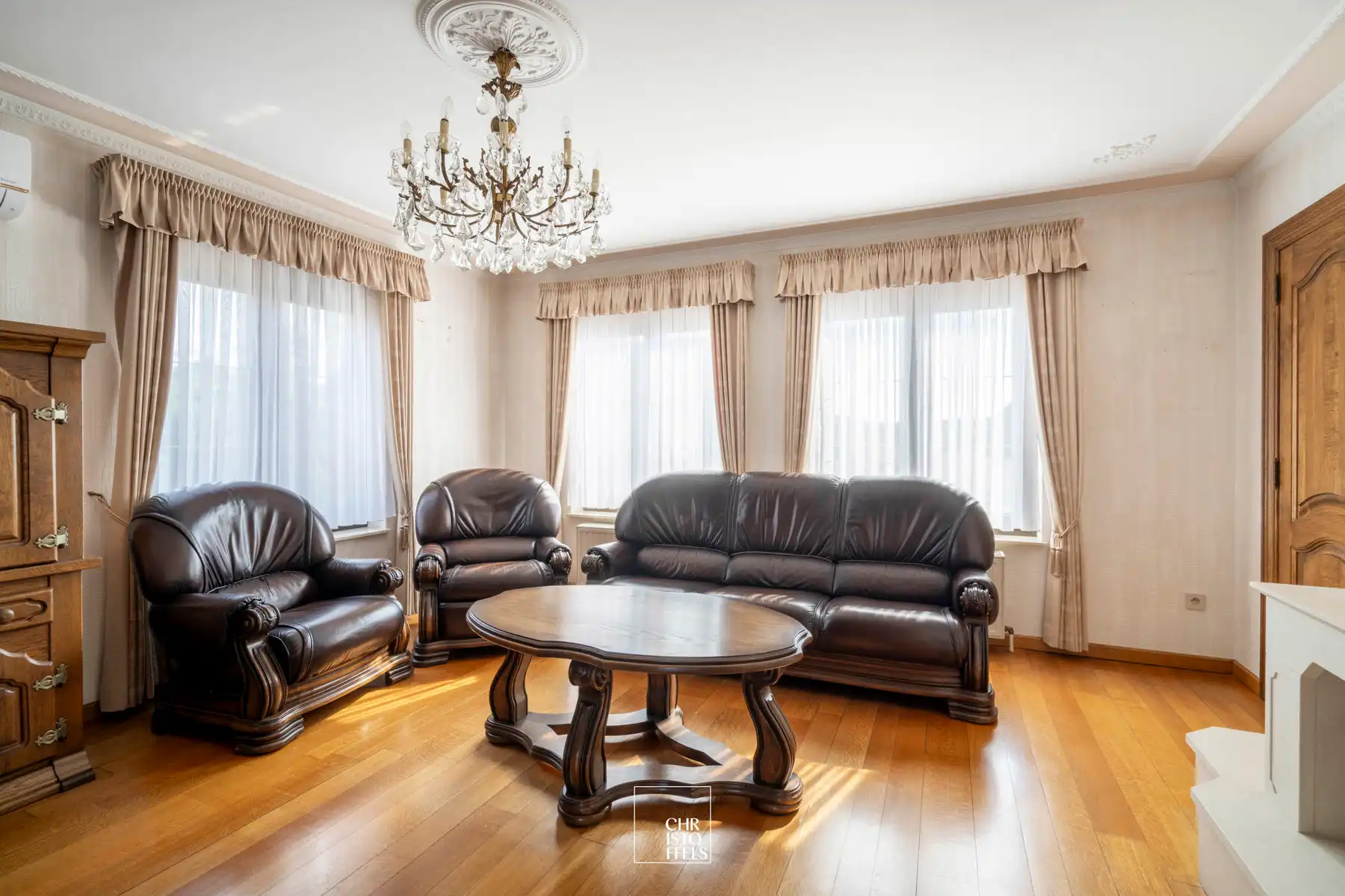Ruime gezinswoning (232m²) met 5 slaapkamers te Zutendaal!  foto 4