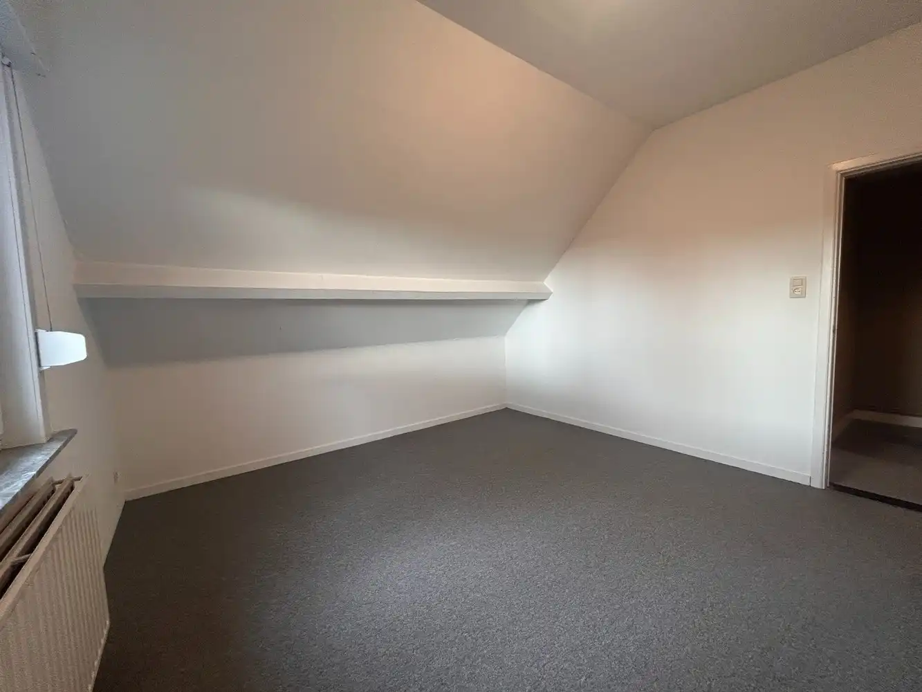 Lichtrijk appartement met 2 slaapkamers en bureau vlakbij openbaar vervoer en invalswegen foto 11