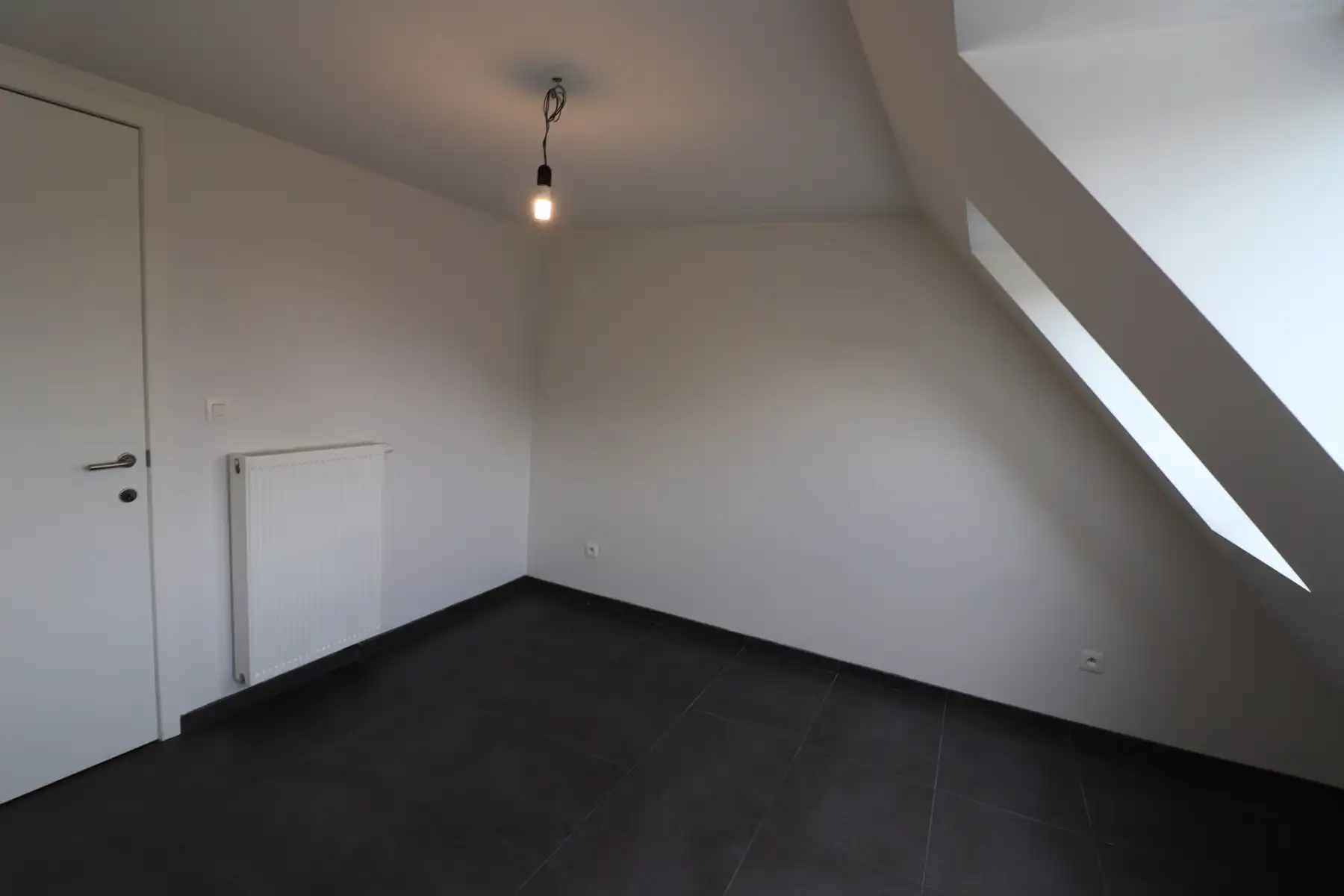 Een recent duplexappartement op de tweede en op de dakverdieping - met terras en garage. foto 10