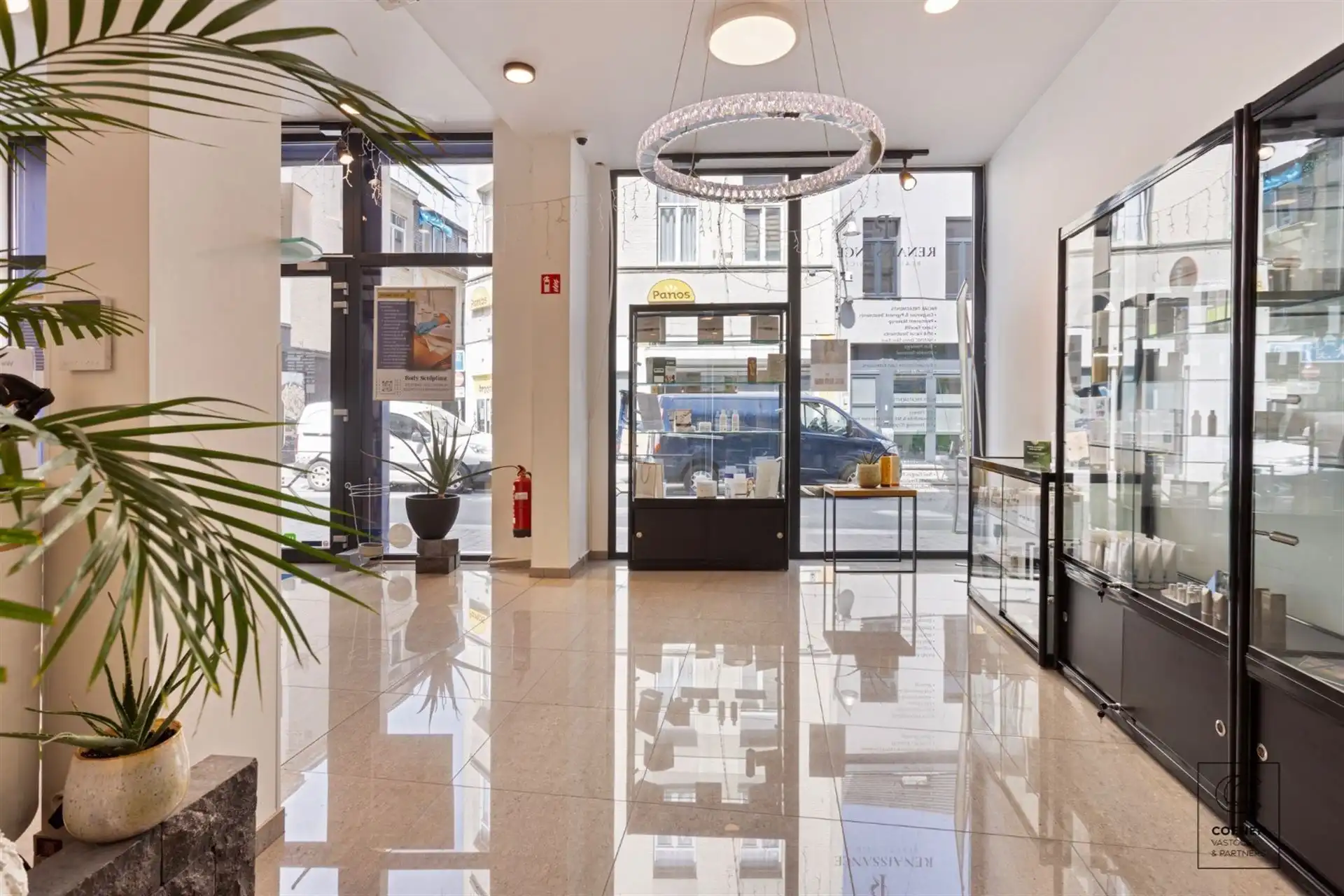 Prachtige handelsruimte met een bruikbare oppervlakte van 355 m² op een SCHITTERENDE locatie te Berchem! foto 3