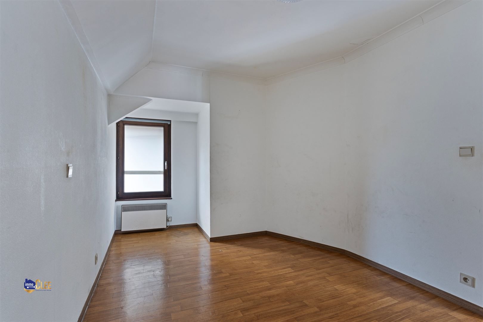 Opbrengsteigendom met 4 appartementen en zeer ruime garage te Landen foto 7