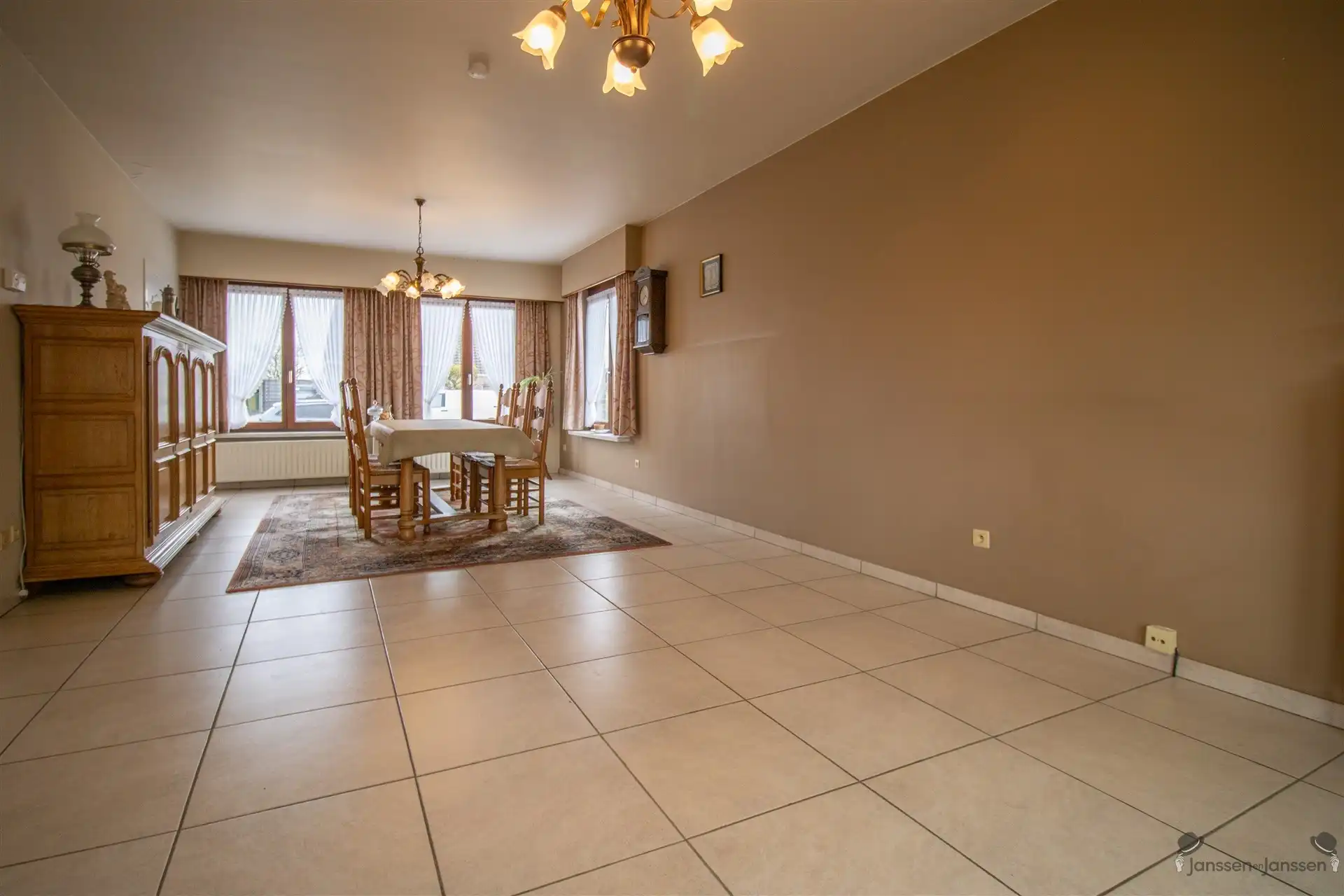 Gelijkvloerse woning met 2 slaapkamers op 867 m² foto 3