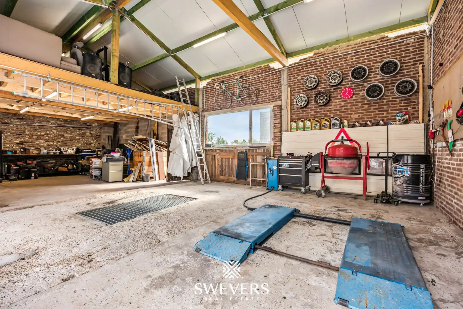 Vrijstaande fermette met ruime garage (85m²) en renovatiepotentieel op een toplocatie  foto 19