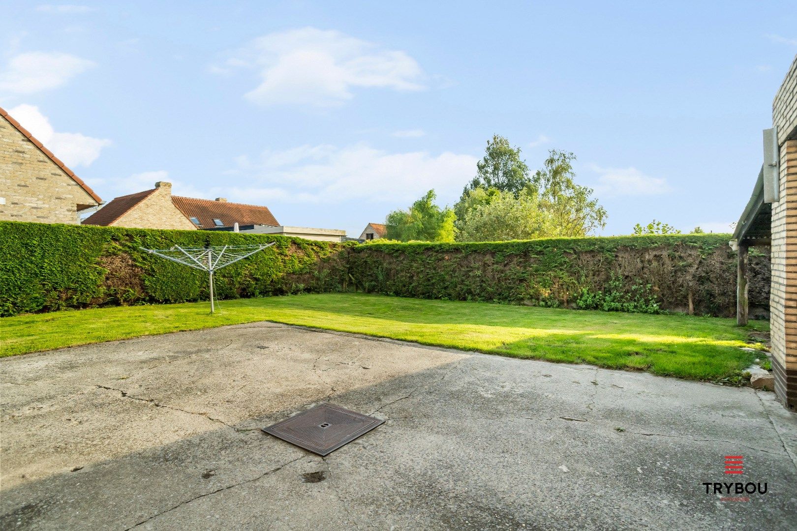 Centraal gelegen, halfopen woning met garage foto 16