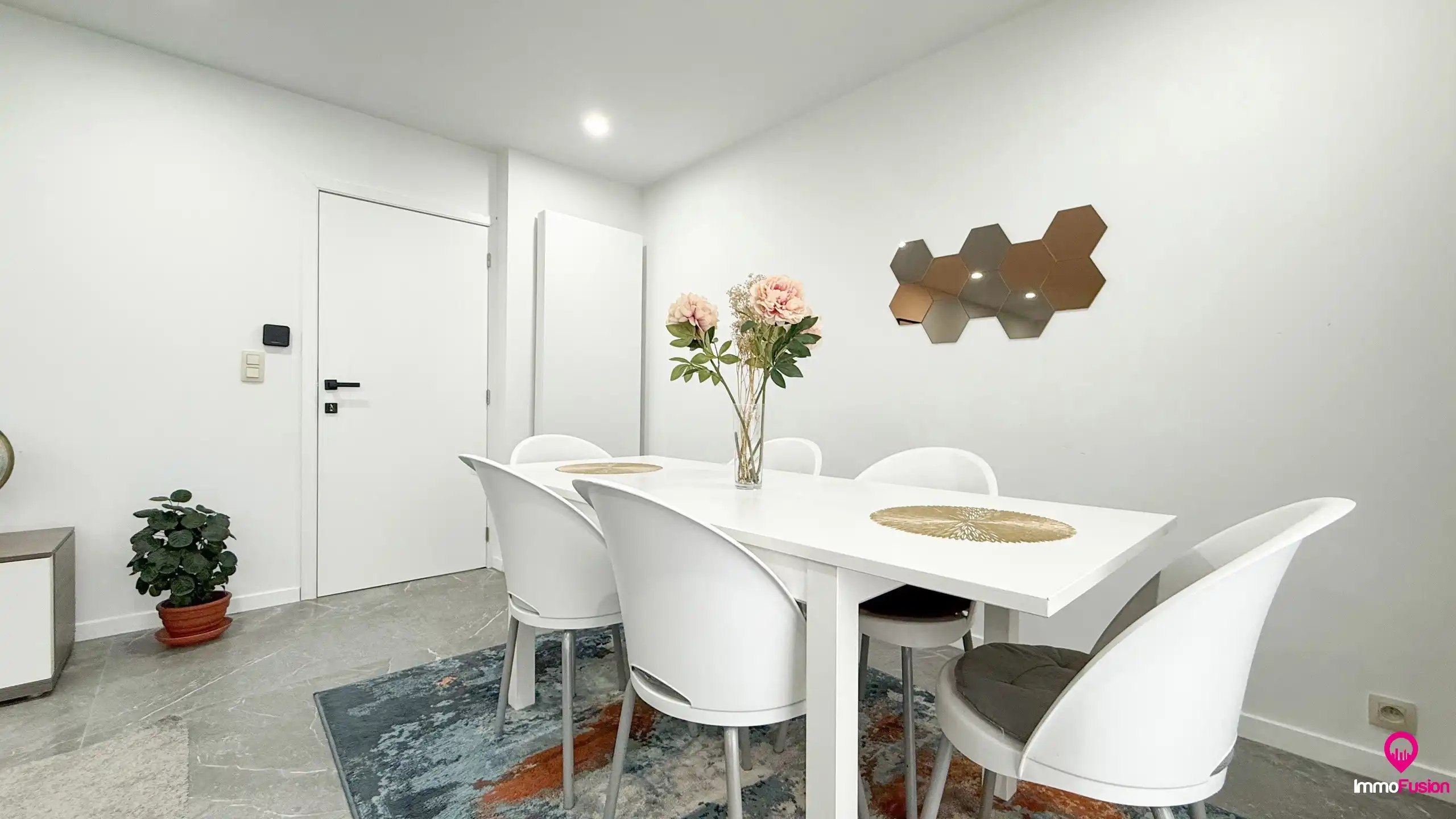 Gerenoveerde woning met 3 slaapkamers en ruime tuin! foto 7