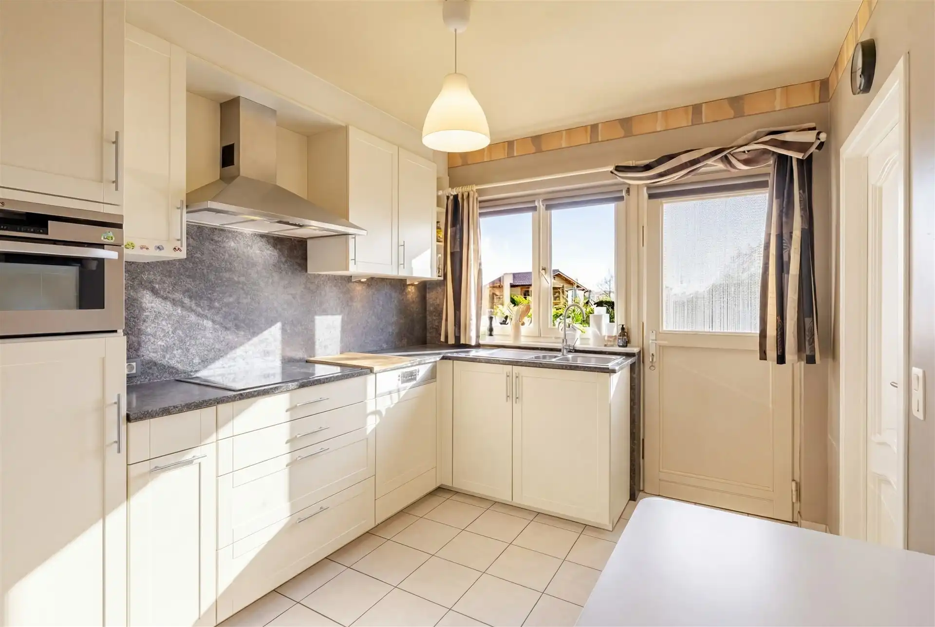 Bungalow met 3 slks op topligging foto 11