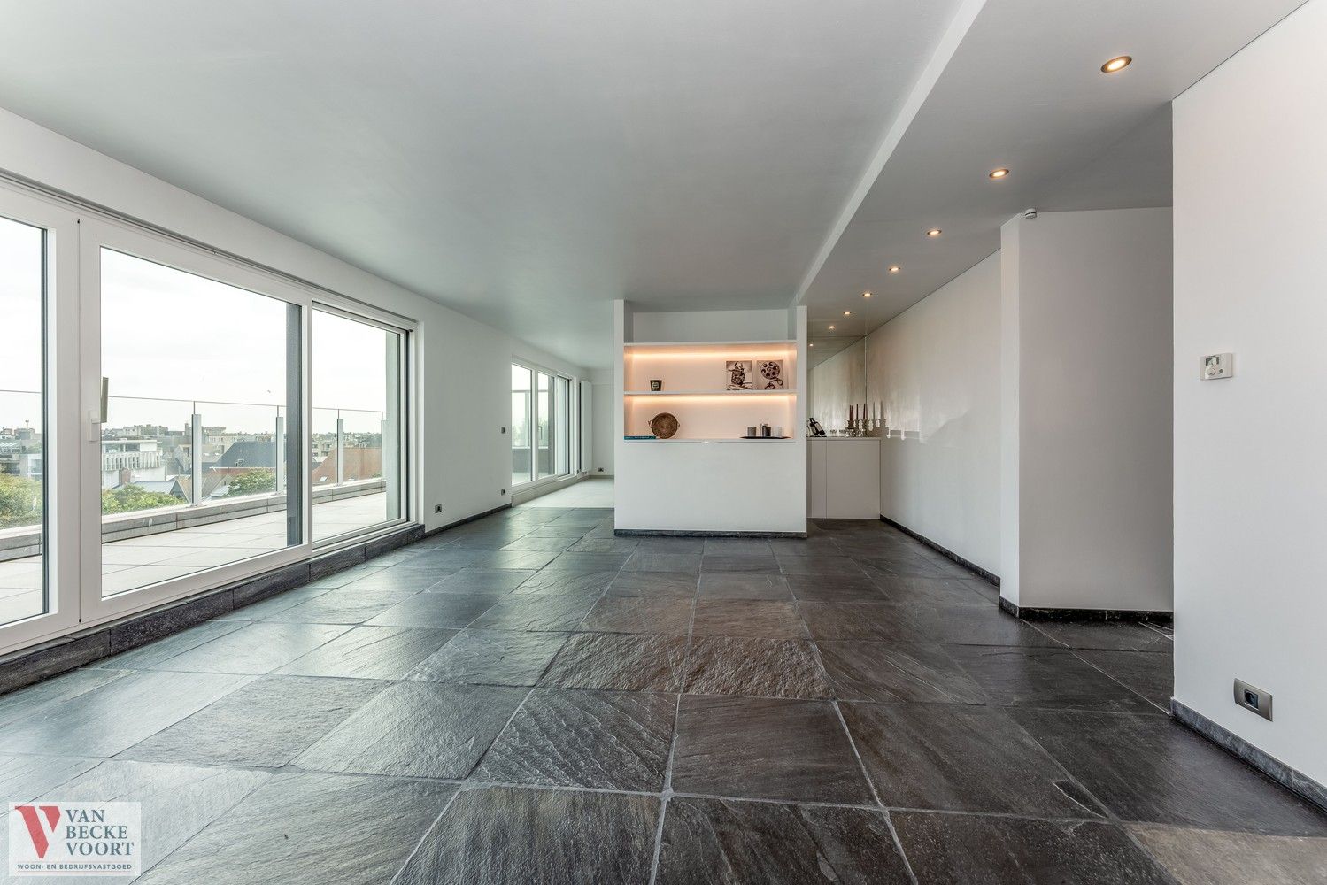 Weelderige penthouse met zicht op Leopoldpark foto 14