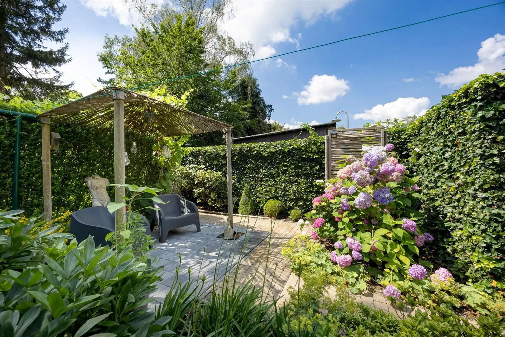 Prima onderhouden woning met 4 SLK op toplocatie foto 7