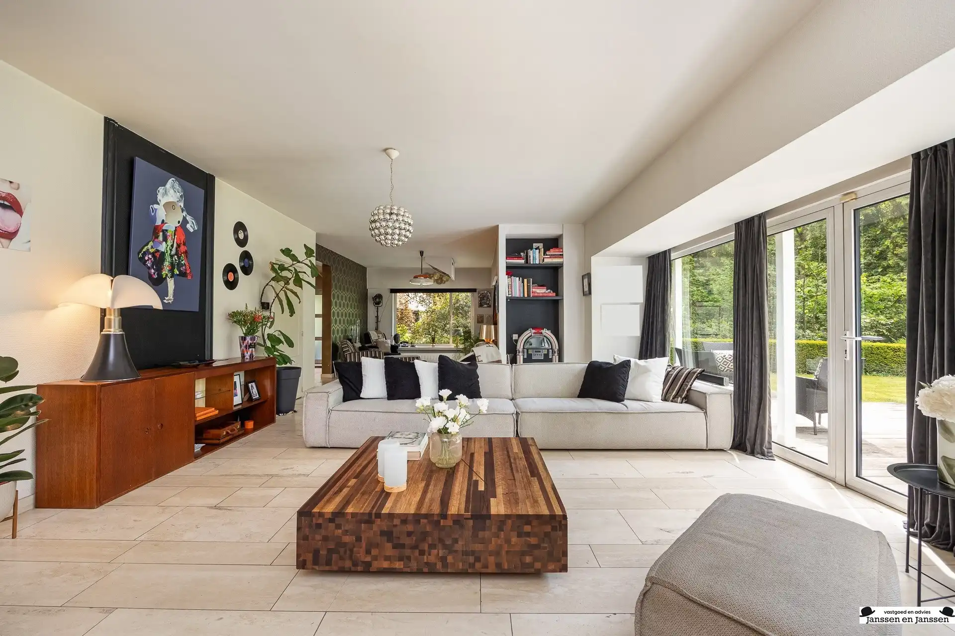 Exclusieve villa op royaal perceel van 3.000 m² grenzend aan uniek natuurdomein foto 9