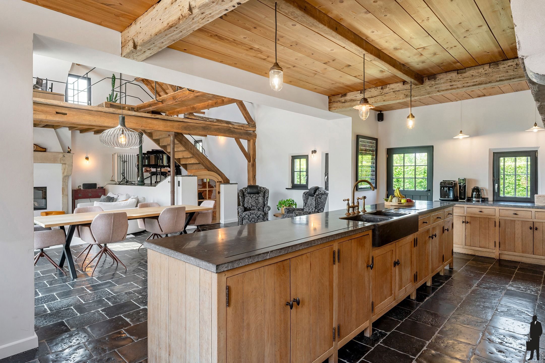 Unieke hoeve met schuur en bijgebouw op een perceel van 1ha foto 9