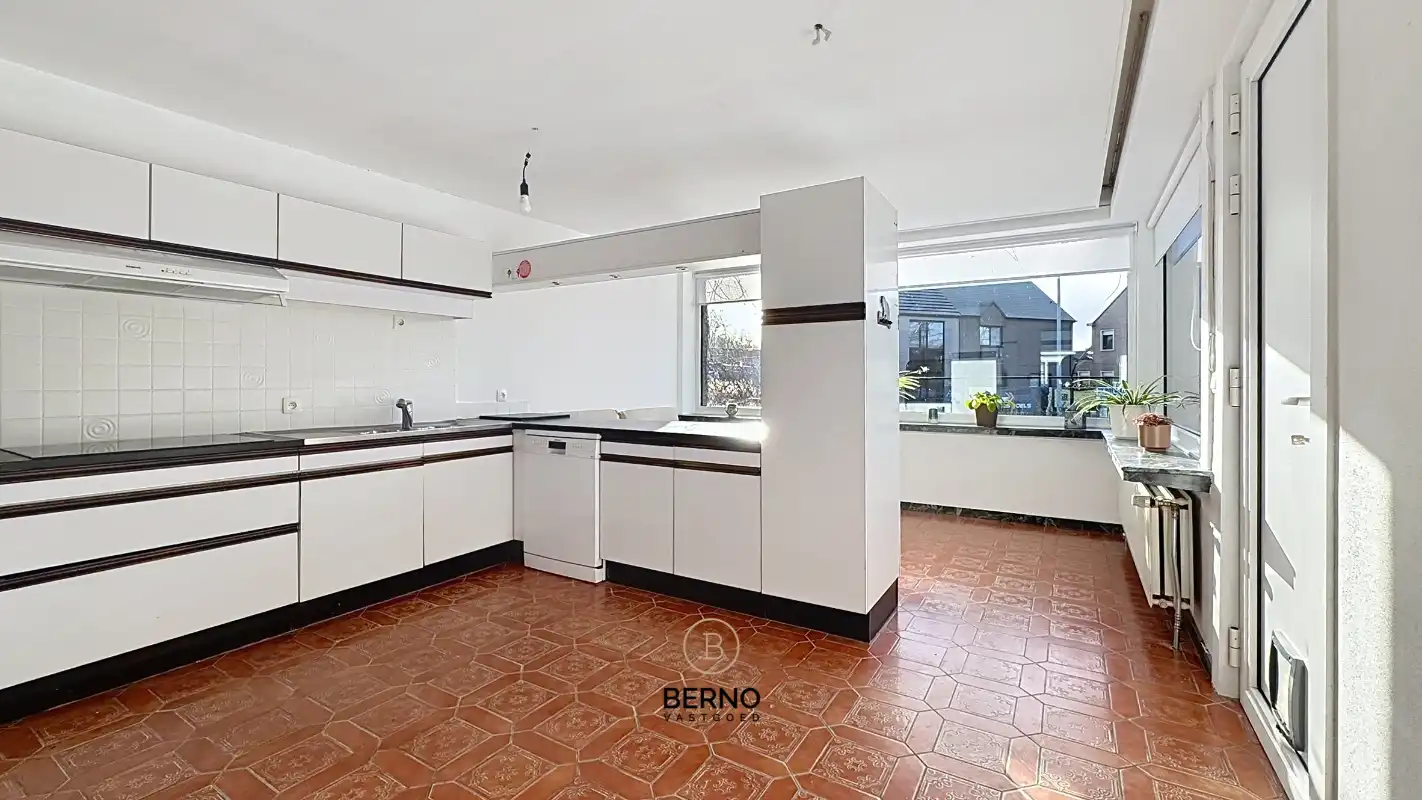 Karaktervolle woning met 5 slaapkamers foto 6